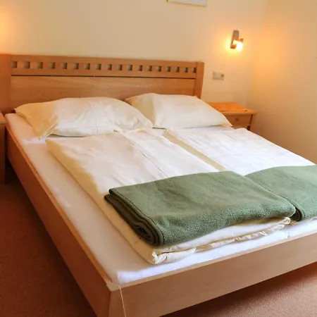 בית נופש Sunlit With Jacuzzi In Turracherhohe