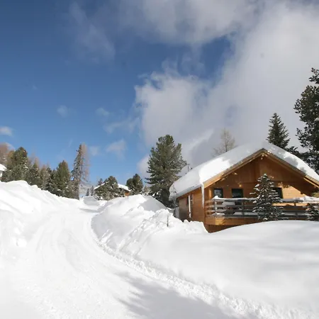 Sunlit With Jacuzzi In Turracherhohe *