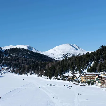 Tatil Evi Sunlit With Jacuzzi In Turracherhohe *