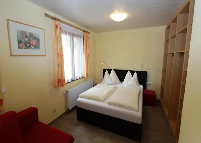 Dom wakacyjny Sunlit With Jacuzzi In Turracherhohe