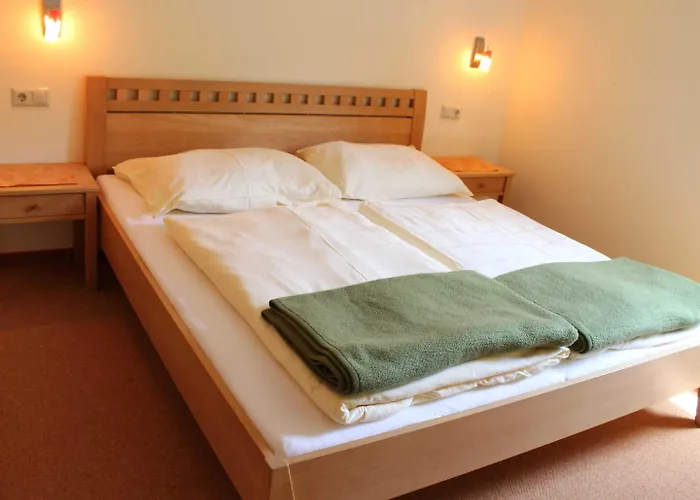 Dom wakacyjny Sunlit With Jacuzzi In Turracherhohe