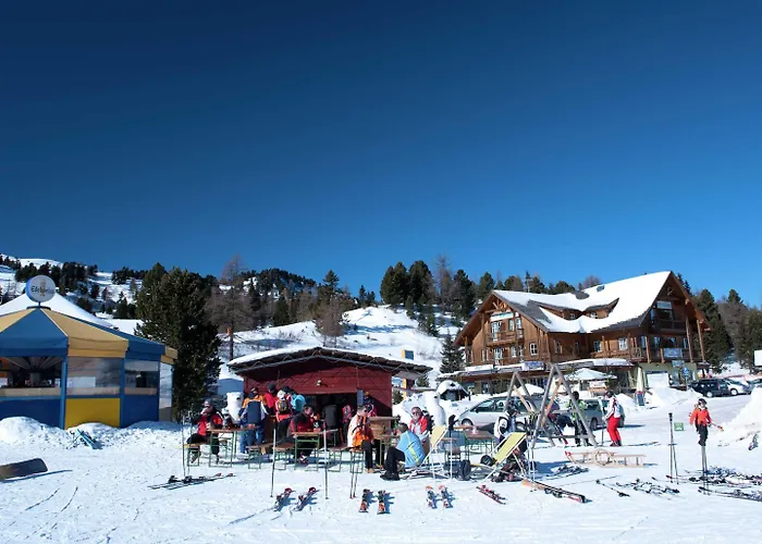 Sunlit With Jacuzzi In Turracherhohe *