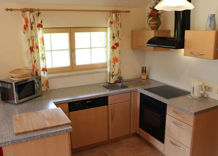 Dom wakacyjny Sunlit With Jacuzzi In Turracherhohe Turracher Hohe