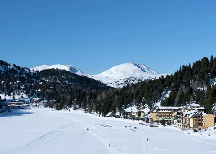 Dom wakacyjny Sunlit With Jacuzzi In Turracherhohe *